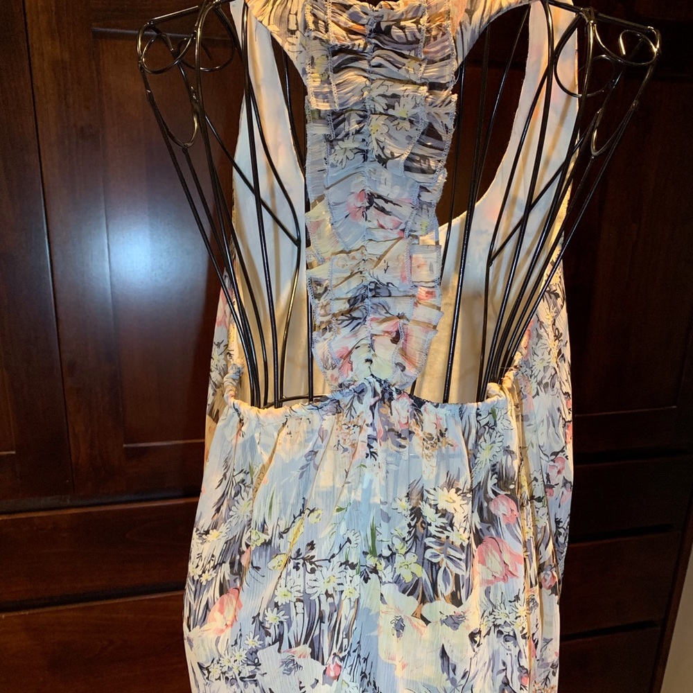 Top - Picture 2 of 2